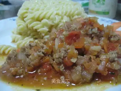 Spaghetti with tomato meat sauce