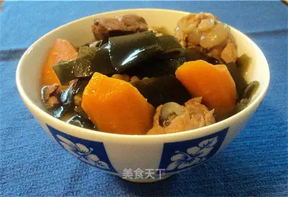 Seaweed and mung bean soup