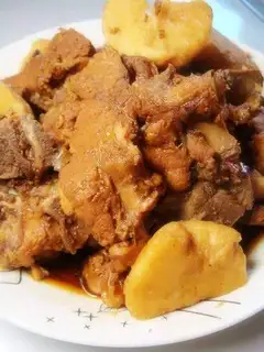 Braised pork ribs with taro flavor