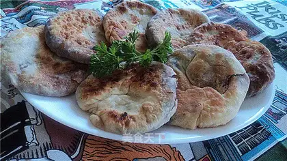 Crispy bean paste cake