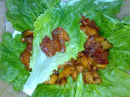 pork belly and lettuce buns