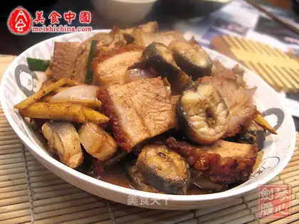 Braised sea eel with pork belly