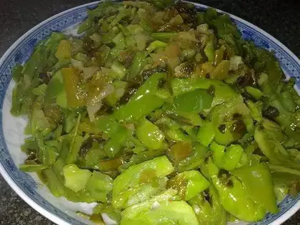 stir-fried green pepper with pickled cabbage