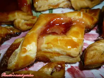 Strawberry Thousand Layer Crispy