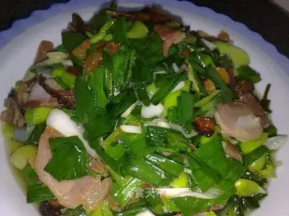 stir-fried bacon with garlic