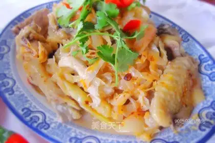 Sour and spicy chicken pot