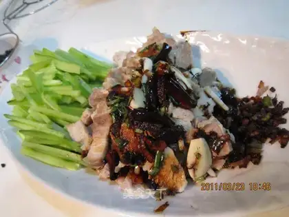 white pork with garlic mashed