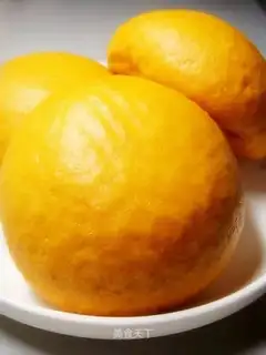 Pumpkin coarse grain steamed buns