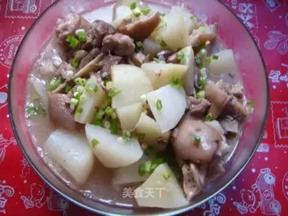 Peanut pork knuckle soup