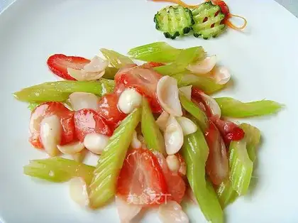 stir-fried strawberries with celery and lily