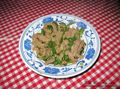 stir-fried shredded beef with green pepper