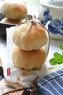 Fresh meat mooncake
