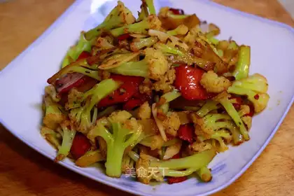 Scrambled organic flowers