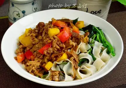 ♪ Dry meat noodles ♪