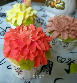 Qiu Ju Cupcake