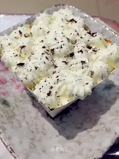 Coco cream and flowers