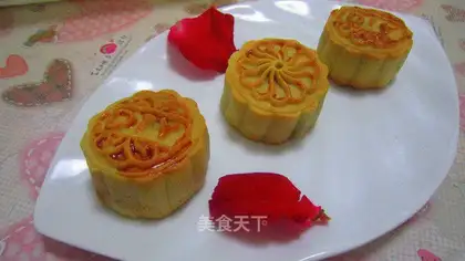A wide-range egg soy saloon