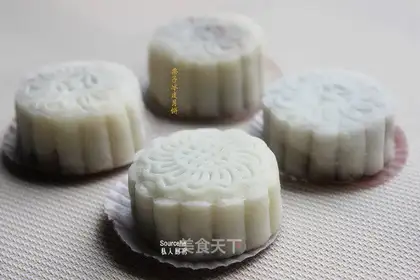 Chestnut ice cream mooncake