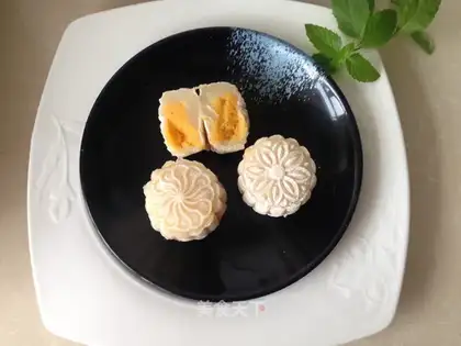 Ice mooncake