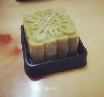 Ice mooncake