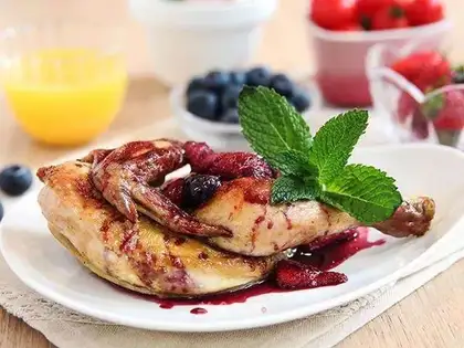 ♪ Spring chicken and red wild berry ♪