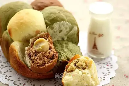 Three-colour bread