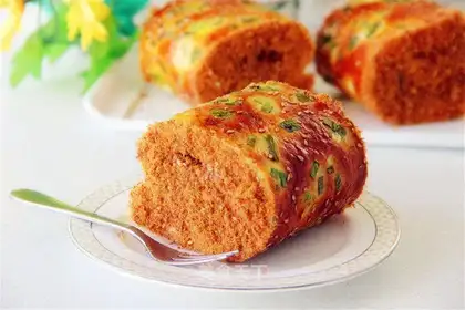 Onion pine rolls