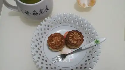 Cream mooncake