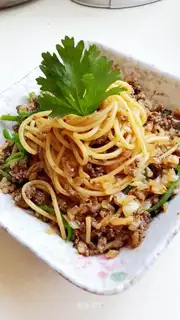 Homemade black pepper sauce noodles