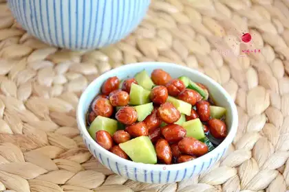Old vinegar peanuts