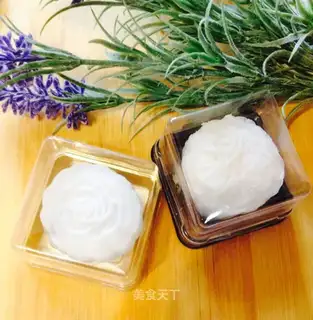 Ice mooncake