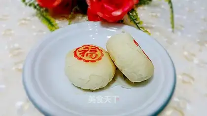 A lunar cake
