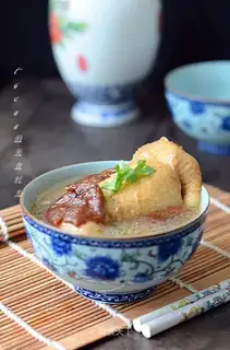 Fung chicken leg soup