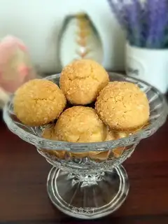 Egg yolk ball
