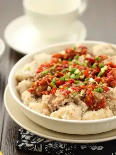 Pirecup chicken leg steaming taro
