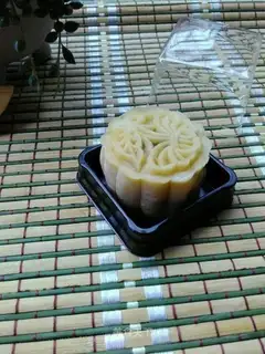 Potato cream mooncake
