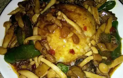 Chicken and sea mushrooms