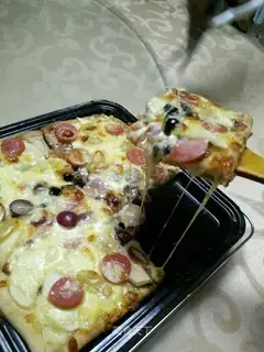 Fruit pizza