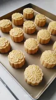 Cheese green bean mooncake