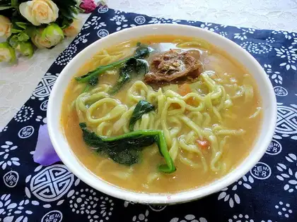 Pineseed tomato soup noodles