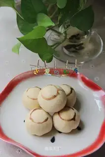 It's a white moon cake