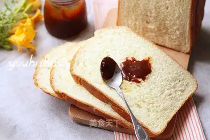 Light cream toast