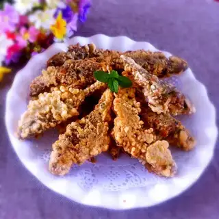 Onion-smelling fried fish