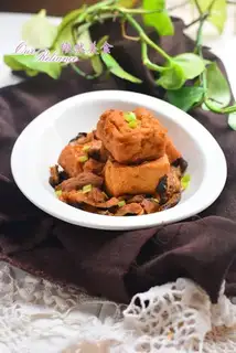 The cuisine is fried tofu
