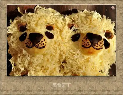 Little lions squeeze bread