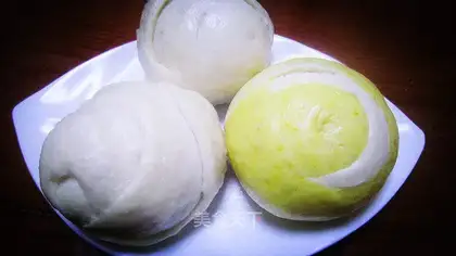 Red sugar buns