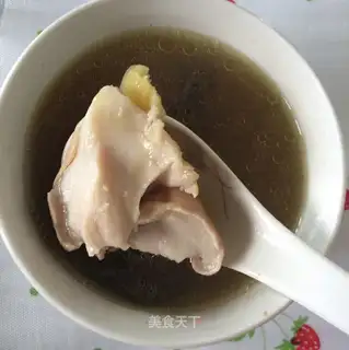 Pig belly chicken soup