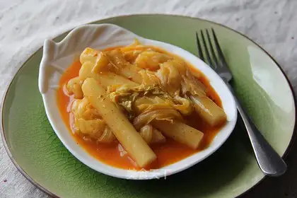 Hot fried rice cake