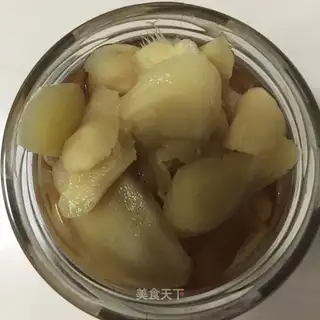 Picking sugar and ginger