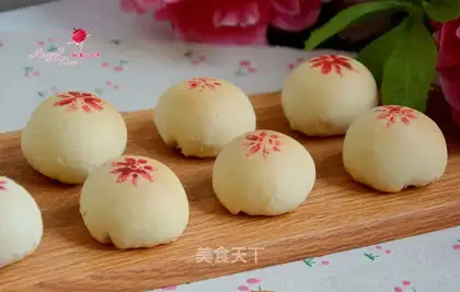 Squeeze the meat and moon cake